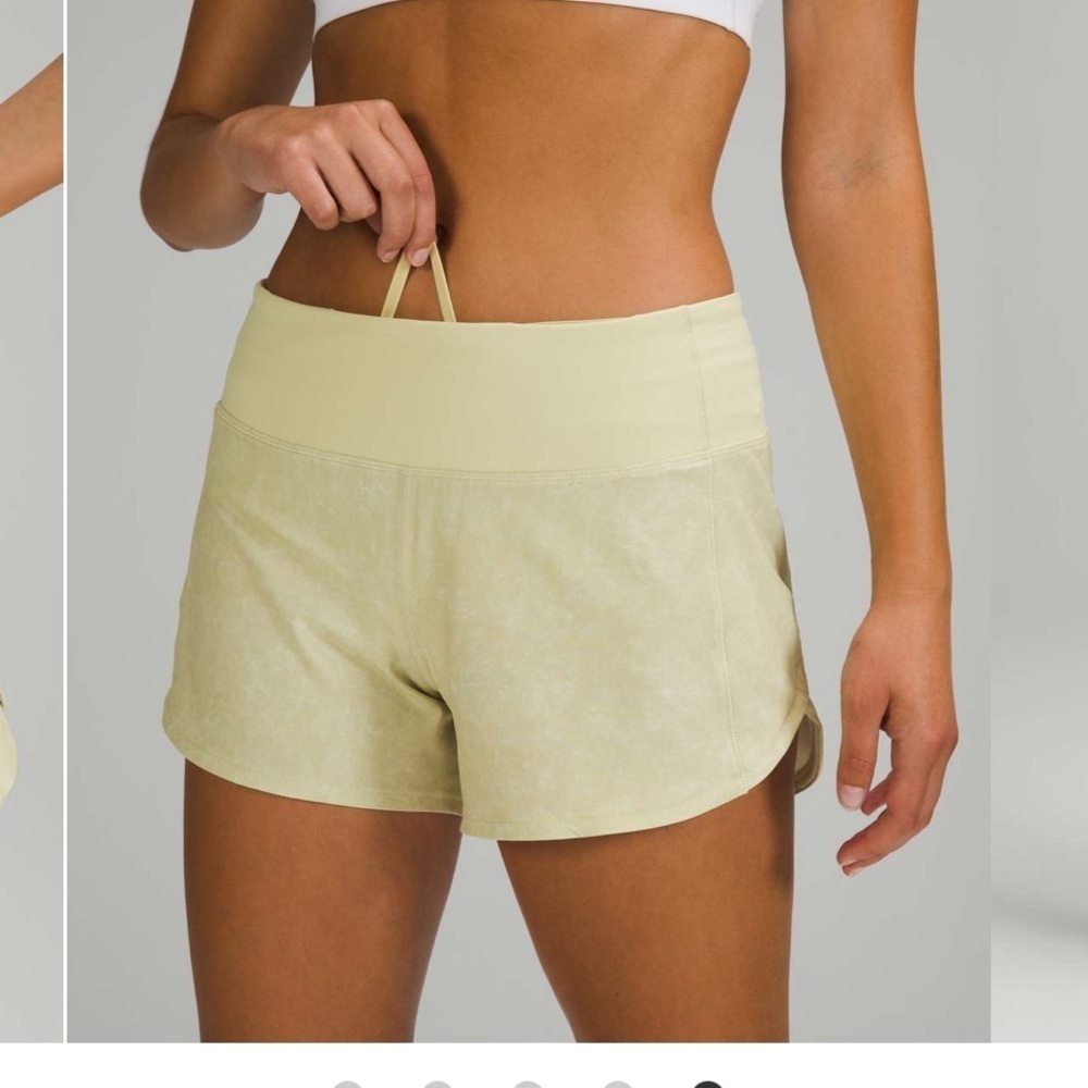 Lululemon Speed Up Mid-Rise Short 4"
Gravel Dust Dew Green Multi / Dew Green 2